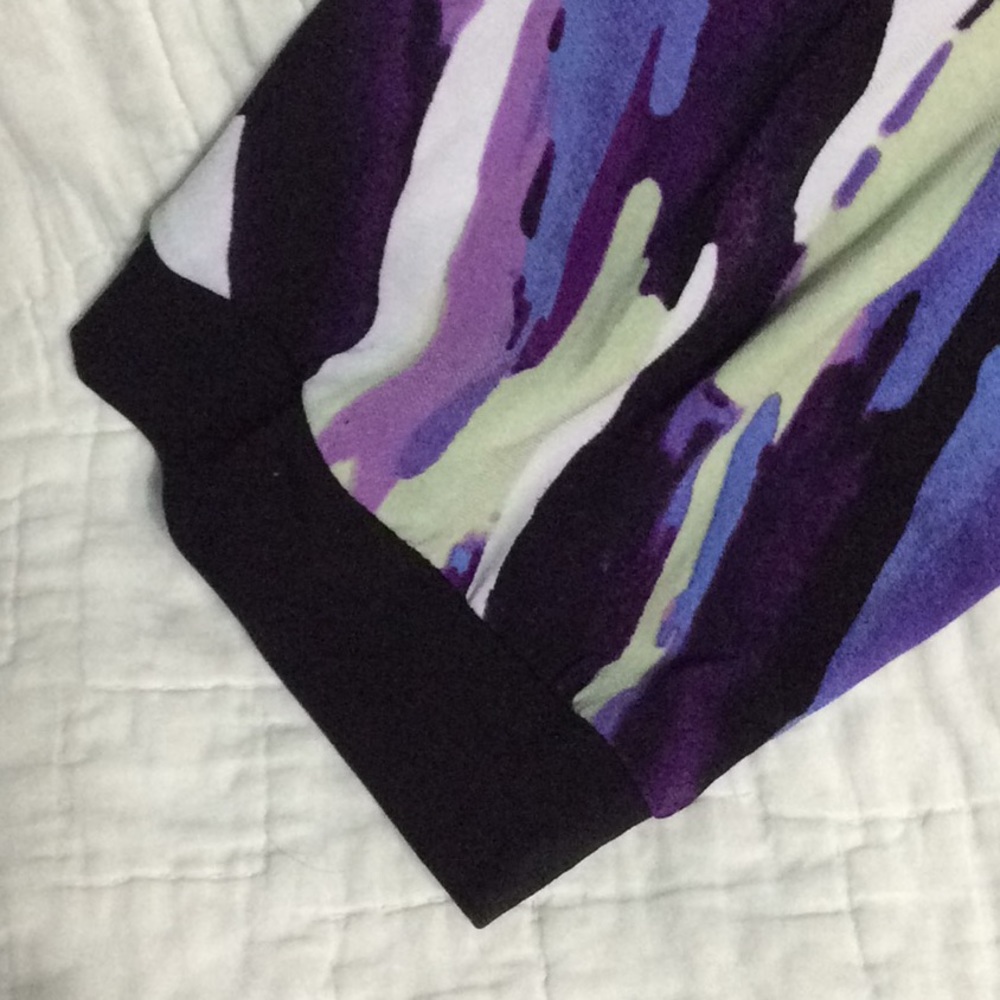 Multicolored tunic with black blocking. A22 - Picture 3 of 4